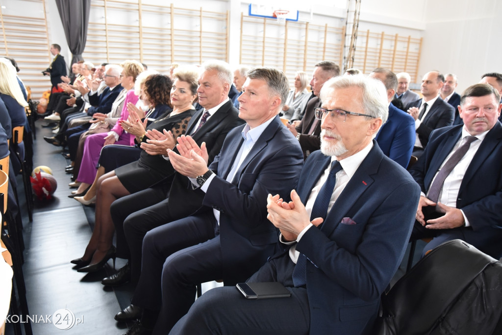 Oficjalnie otwarto nowoczesną salę sportową