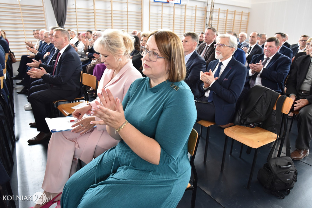Oficjalnie otwarto nowoczesną salę sportową