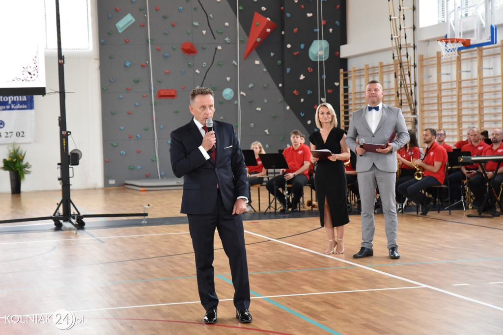 Oficjalnie otwarto nowoczesną salę sportową