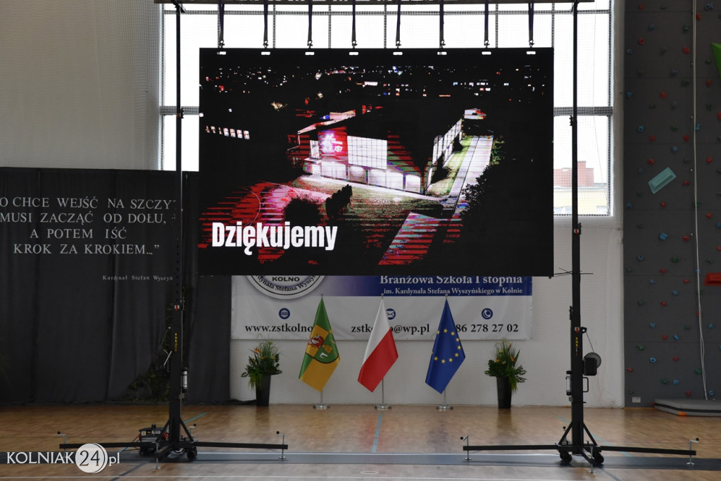 Oficjalnie otwarto nowoczesną salę sportową