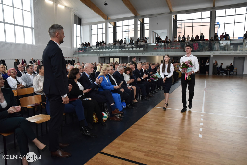 Oficjalnie otwarto nowoczesną salę sportową