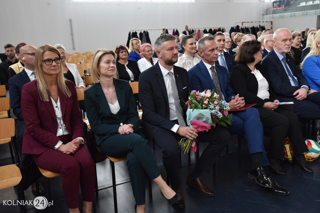 Oficjalnie otwarto nowoczesną salę sportową