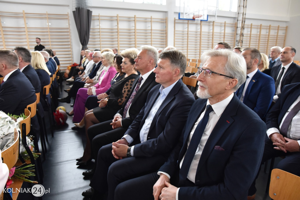Oficjalnie otwarto nowoczesną salę sportową
