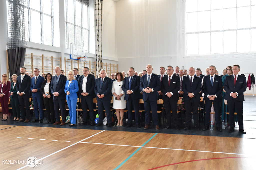 Oficjalnie otwarto nowoczesną salę sportową