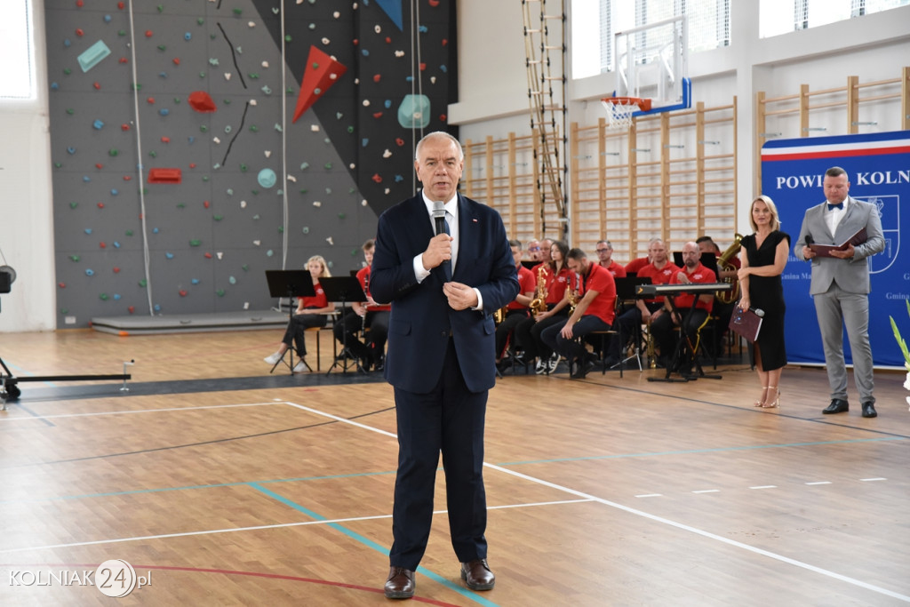 Oficjalnie otwarto nowoczesną salę sportową