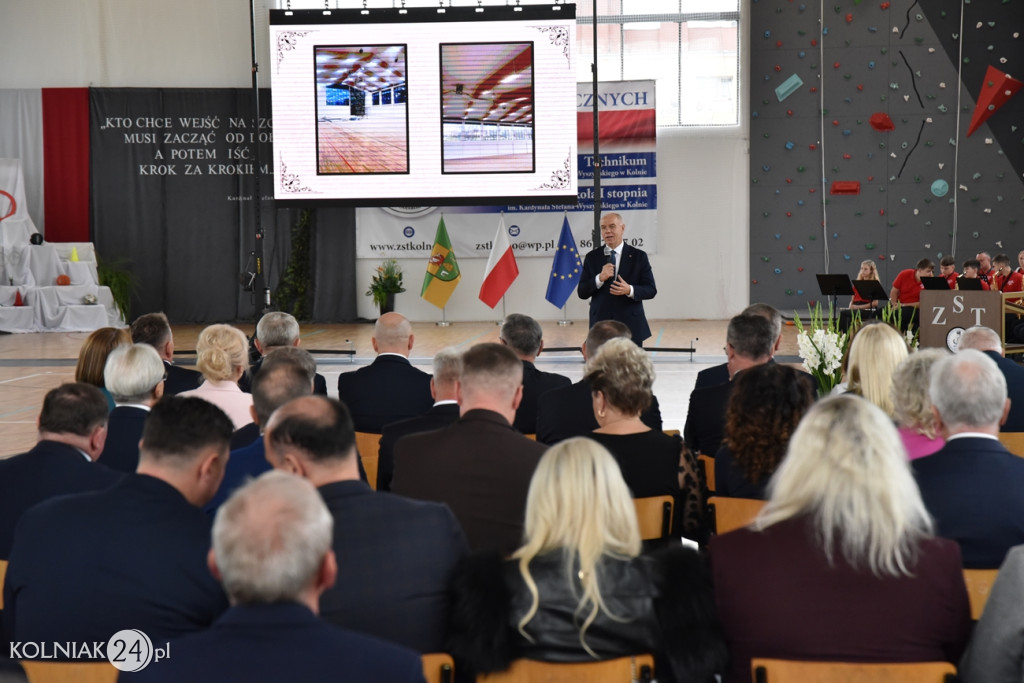 Oficjalnie otwarto nowoczesną salę sportową