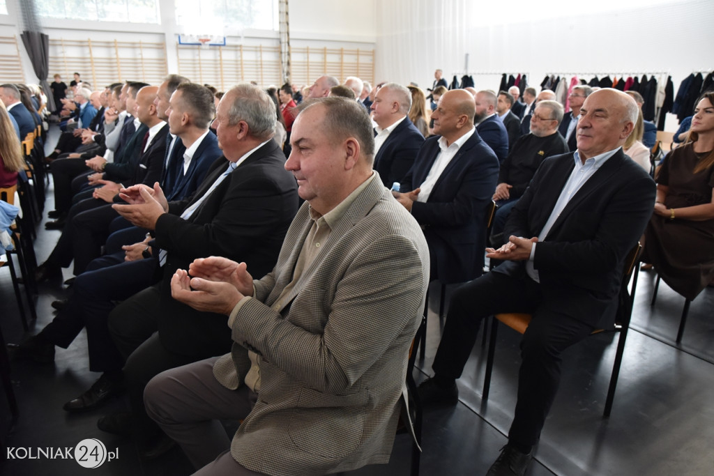 Oficjalnie otwarto nowoczesną salę sportową