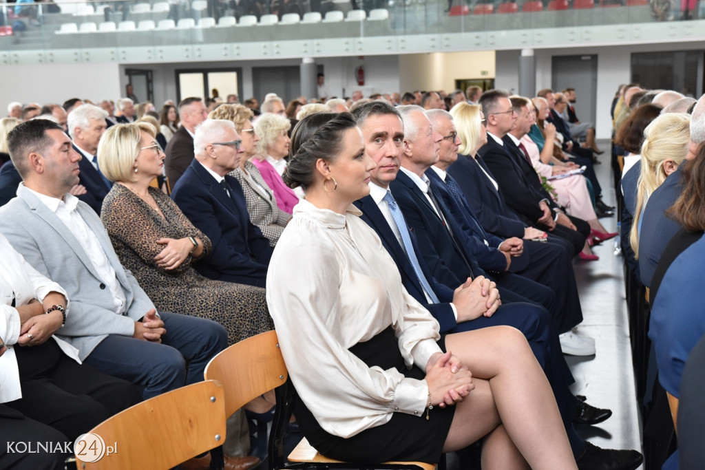 Oficjalnie otwarto nowoczesną salę sportową