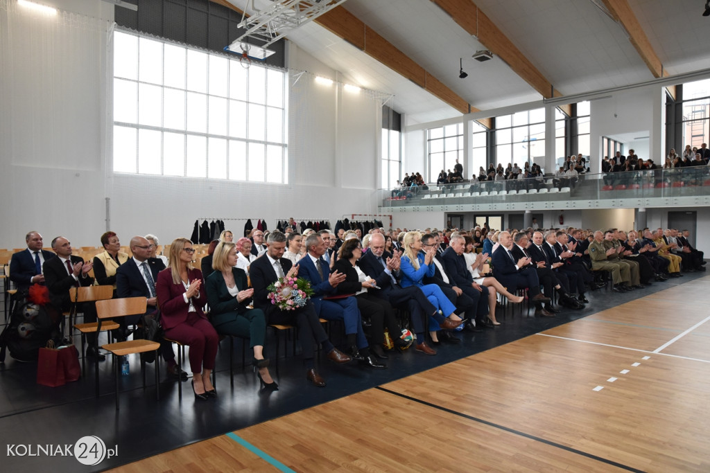 Oficjalnie otwarto nowoczesną salę sportową