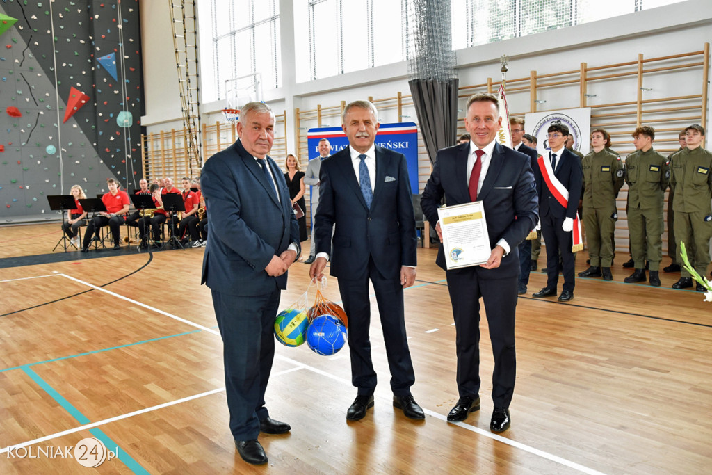 Oficjalnie otwarto nowoczesną salę sportową