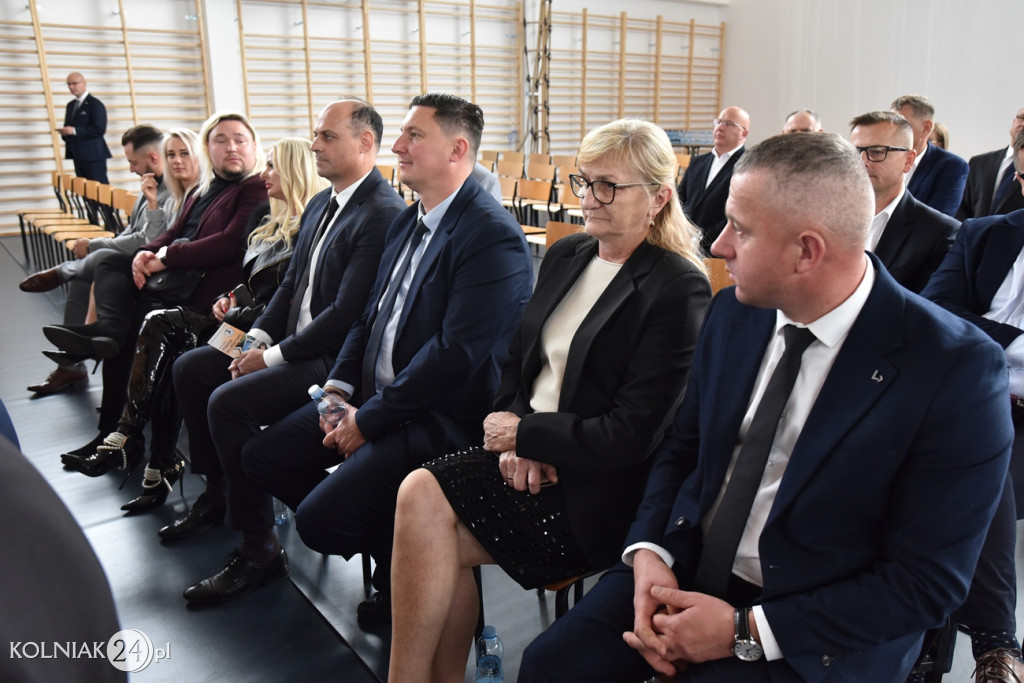 Oficjalnie otwarto nowoczesną salę sportową