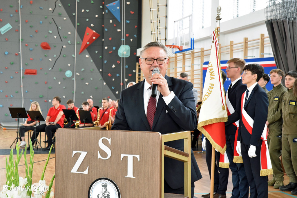 Oficjalnie otwarto nowoczesną salę sportową