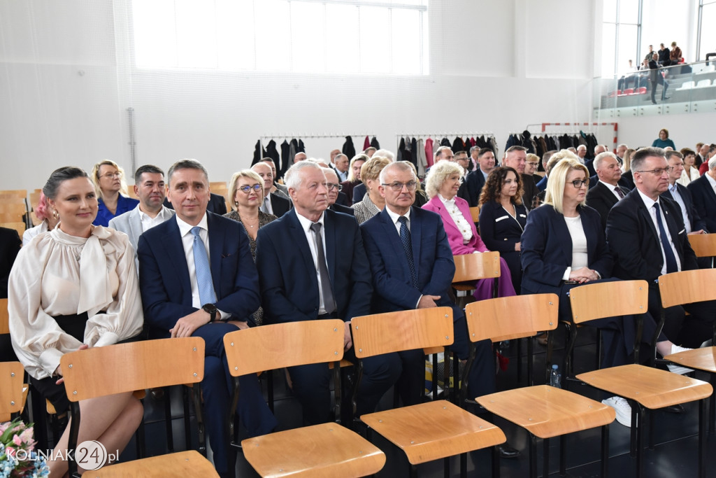 Oficjalnie otwarto nowoczesną salę sportową