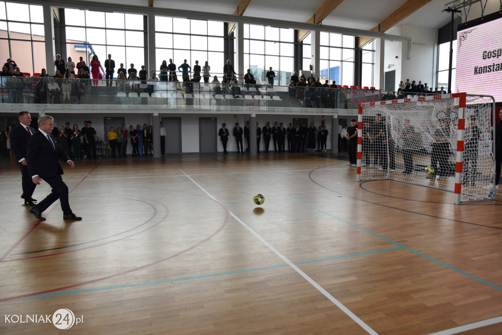 Oficjalnie otwarto nowoczesną salę sportową