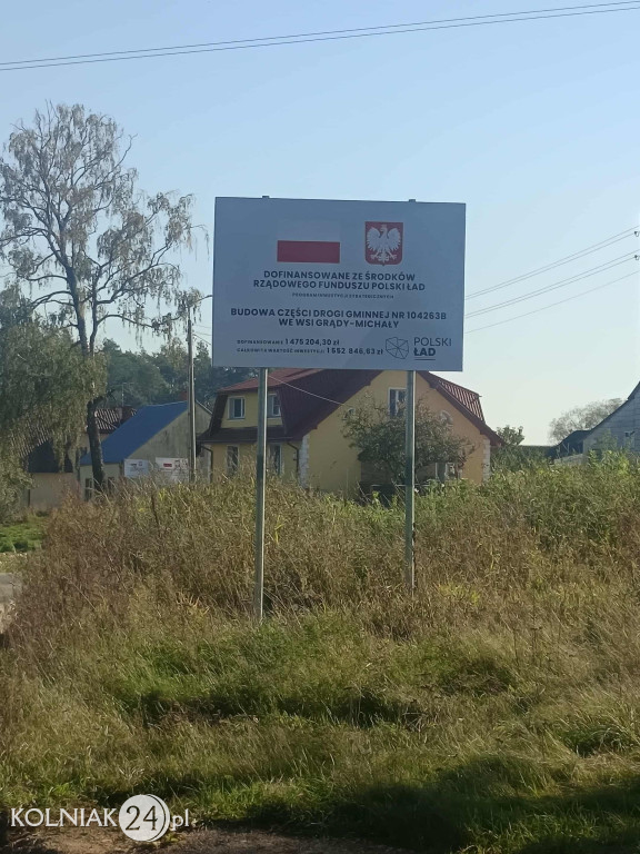 Droga we wsi Grądy-Michały