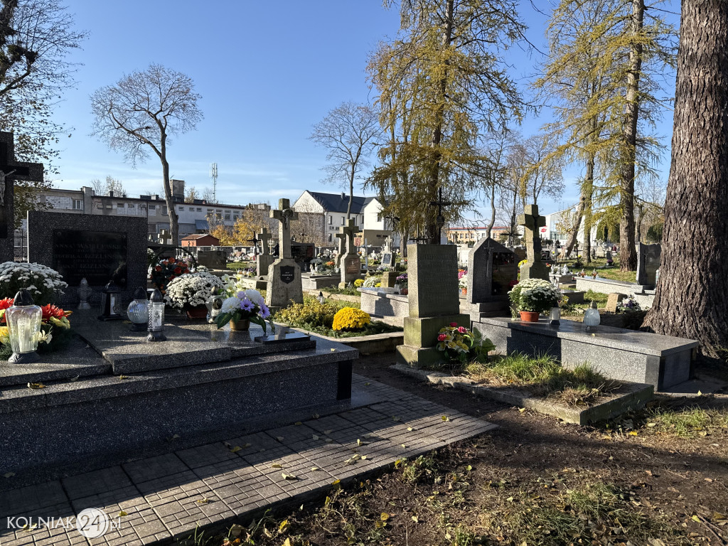 Wszystkich Świętych w Kolnie, Lachowie i Grabowie