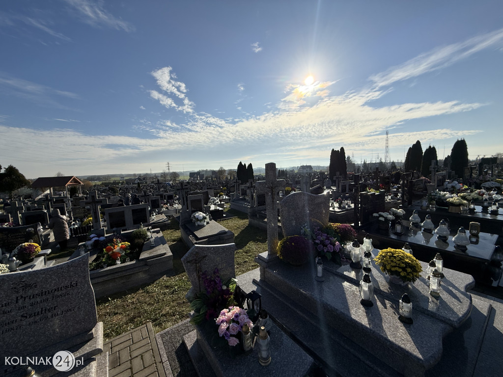 Wszystkich Świętych w Kolnie, Lachowie i Grabowie