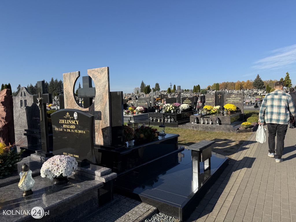 Wszystkich Świętych w Kolnie, Lachowie i Grabowie