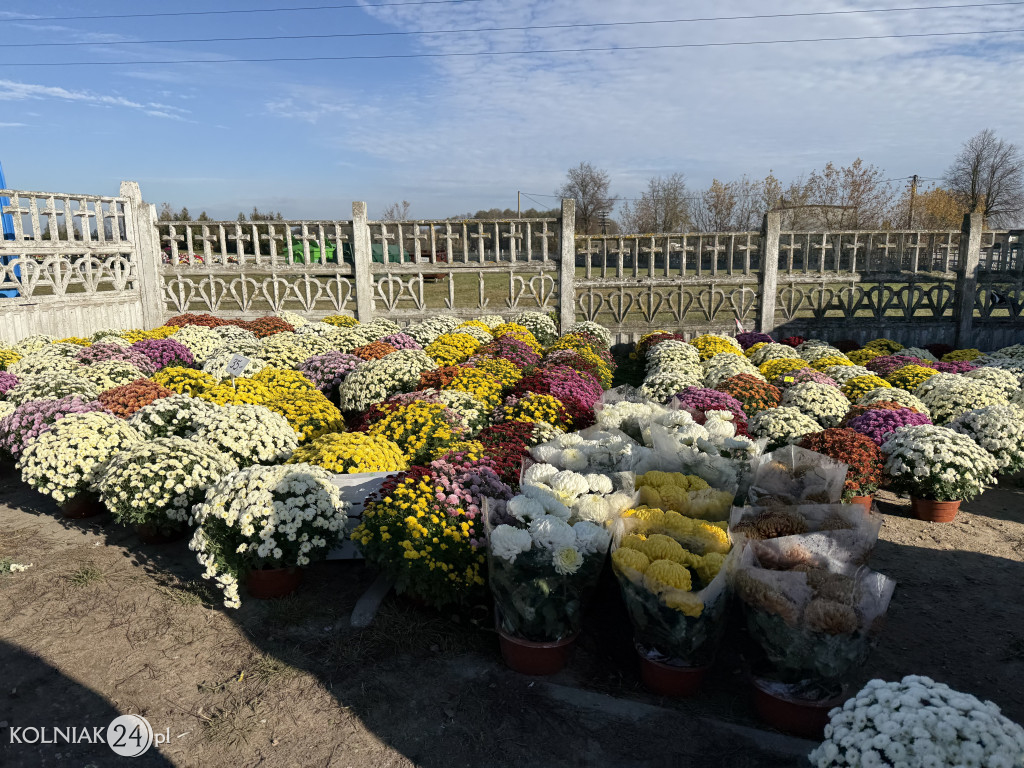 Wszystkich Świętych w Kolnie, Lachowie i Grabowie