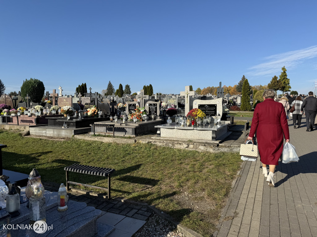 Wszystkich Świętych w Kolnie, Lachowie i Grabowie