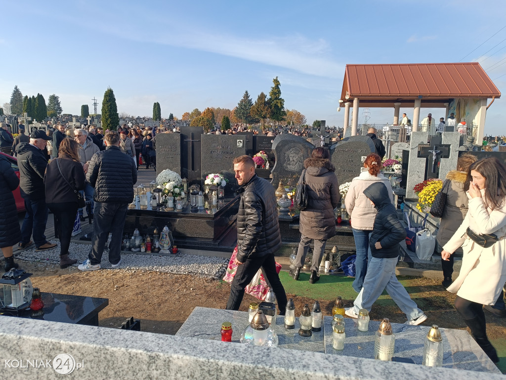 Wszystkich Świętych w Kolnie, Lachowie i Grabowie