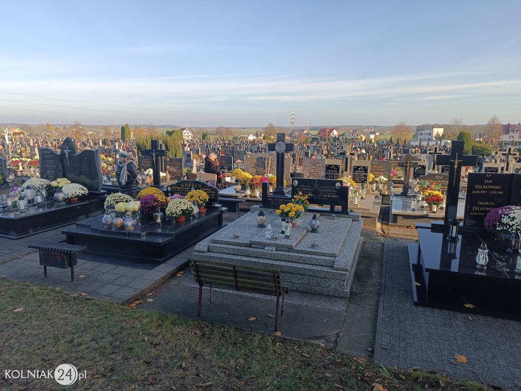 Wszystkich Świętych w Kolnie, Lachowie i Grabowie