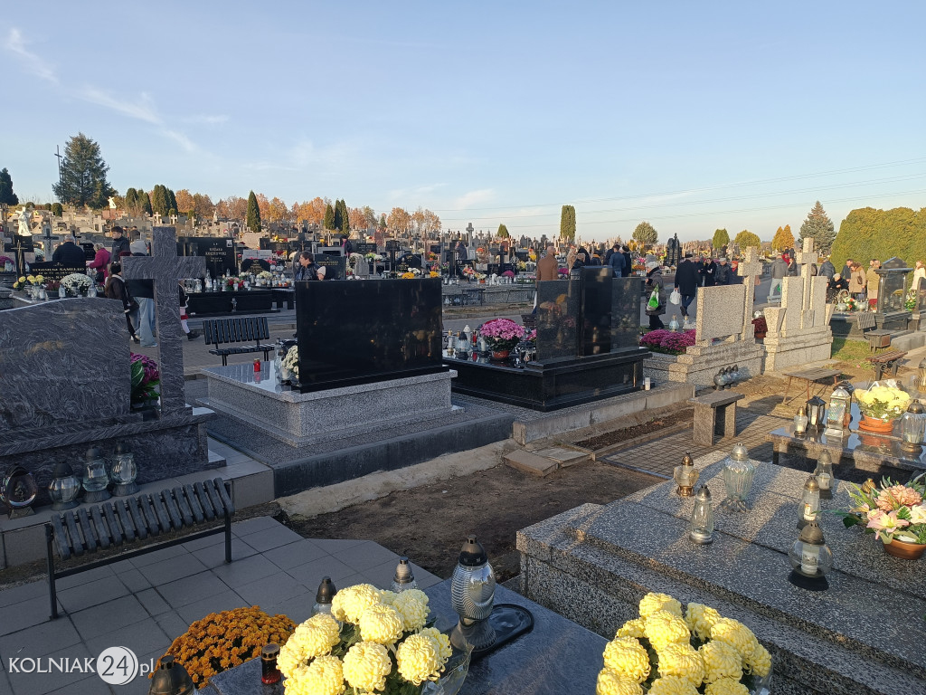 Wszystkich Świętych w Kolnie, Lachowie i Grabowie