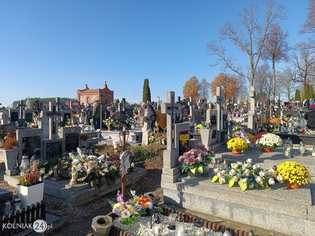 Wszystkich Świętych w Kolnie, Lachowie i Grabowie