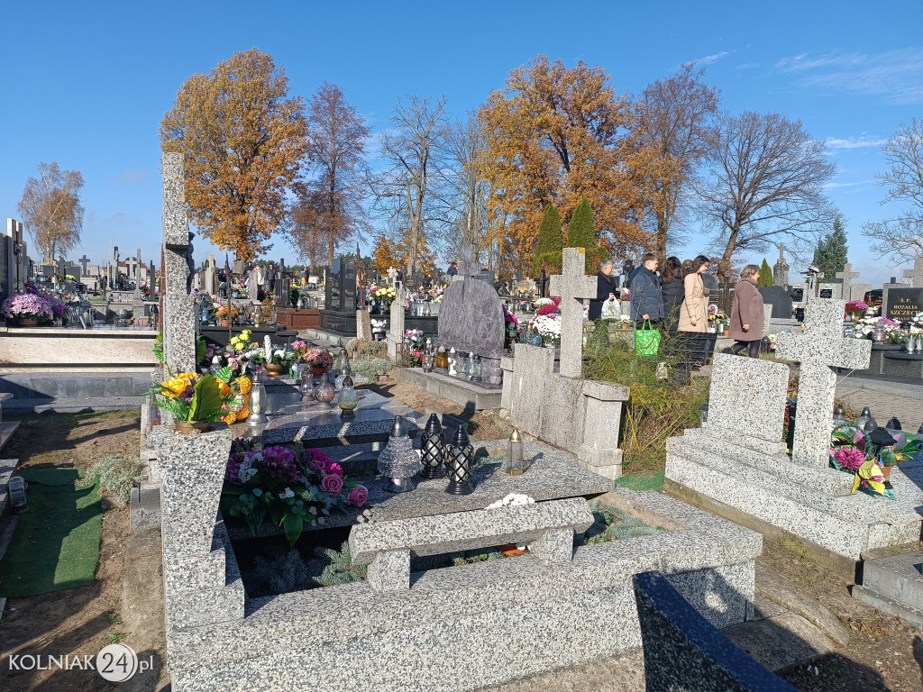 Wszystkich Świętych w Kolnie, Lachowie i Grabowie