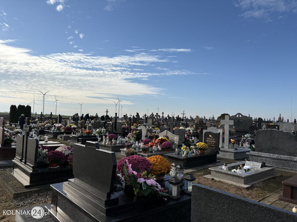 Wszystkich Świętych w Kolnie, Lachowie i Grabowie