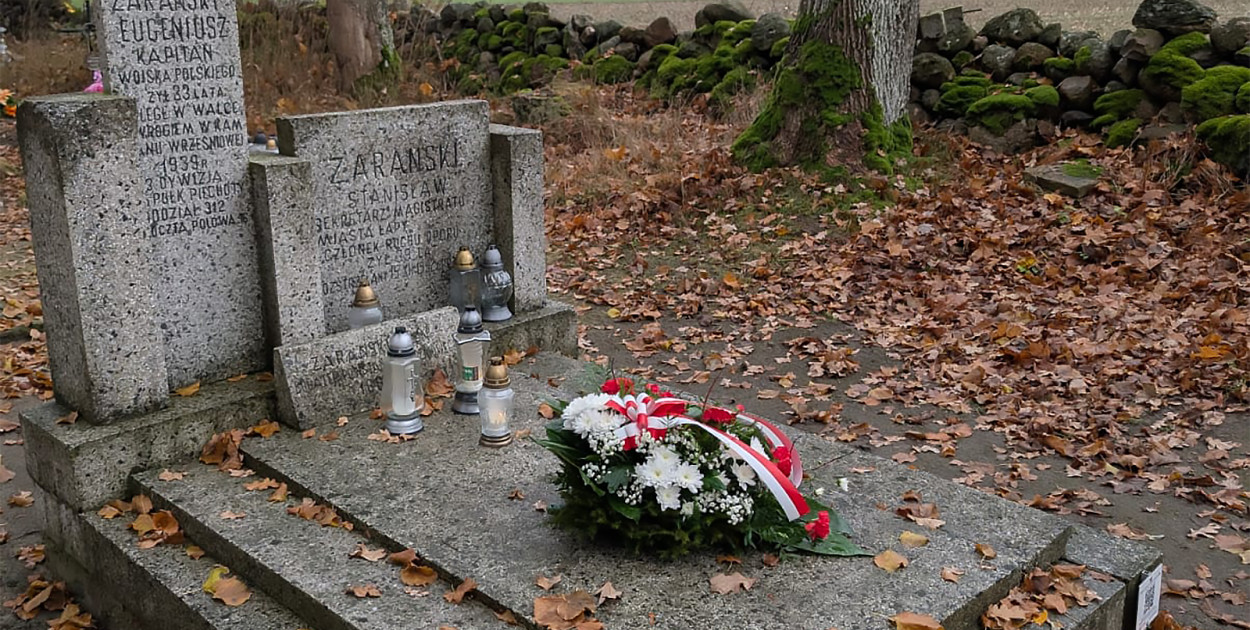 Kwiaty dla żołnierzy w gminie Stawiski