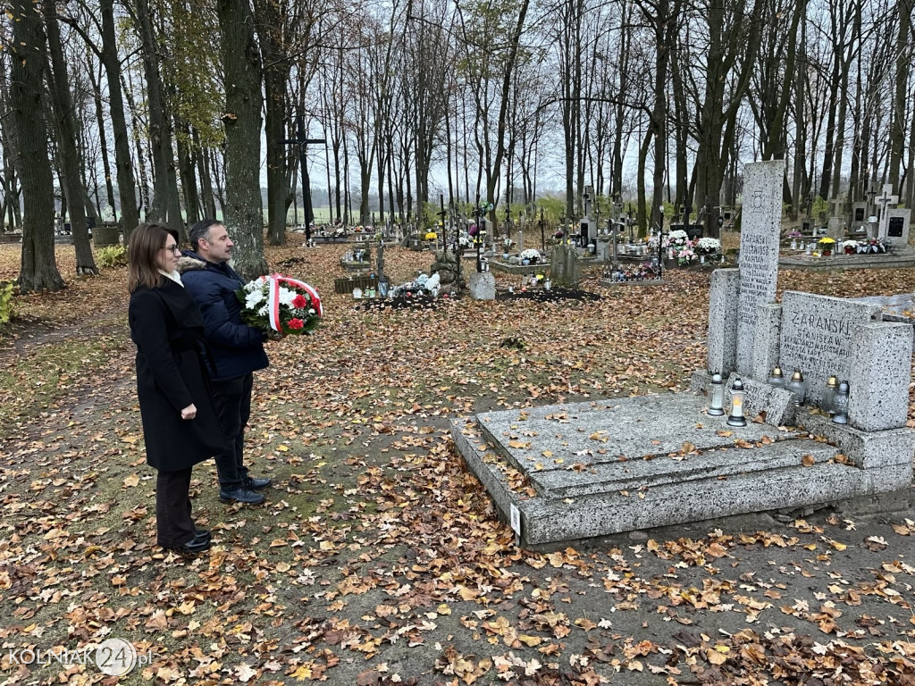 Kwiaty dla żołnierzy w gminie Stawiski