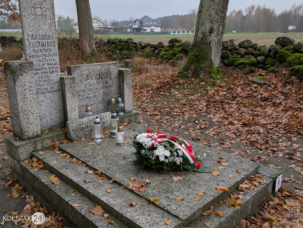 Kwiaty dla żołnierzy w gminie Stawiski