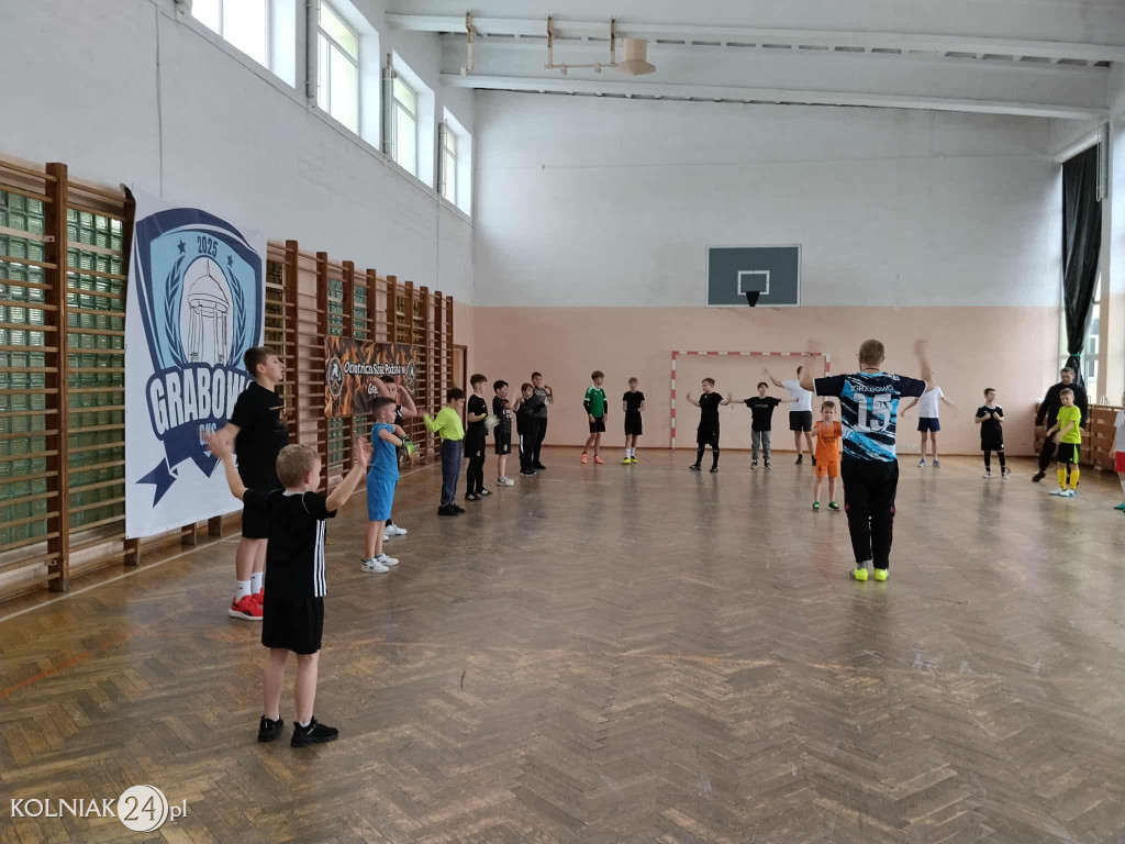 Turniej Piłki Halowej w Grabowie