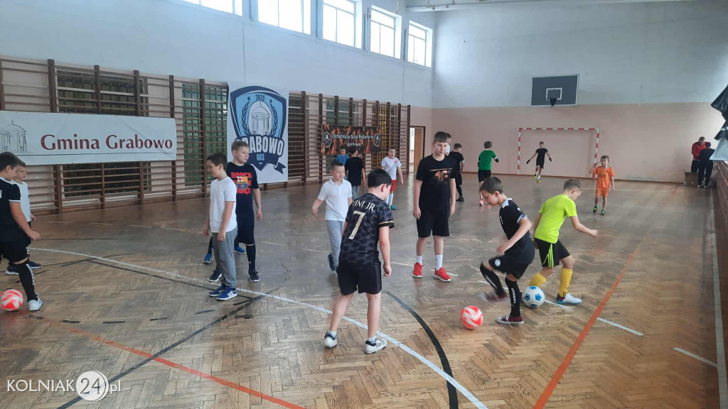 Turniej Piłki Halowej w Grabowie