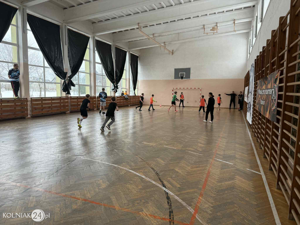 Turniej Piłki Halowej w Grabowie