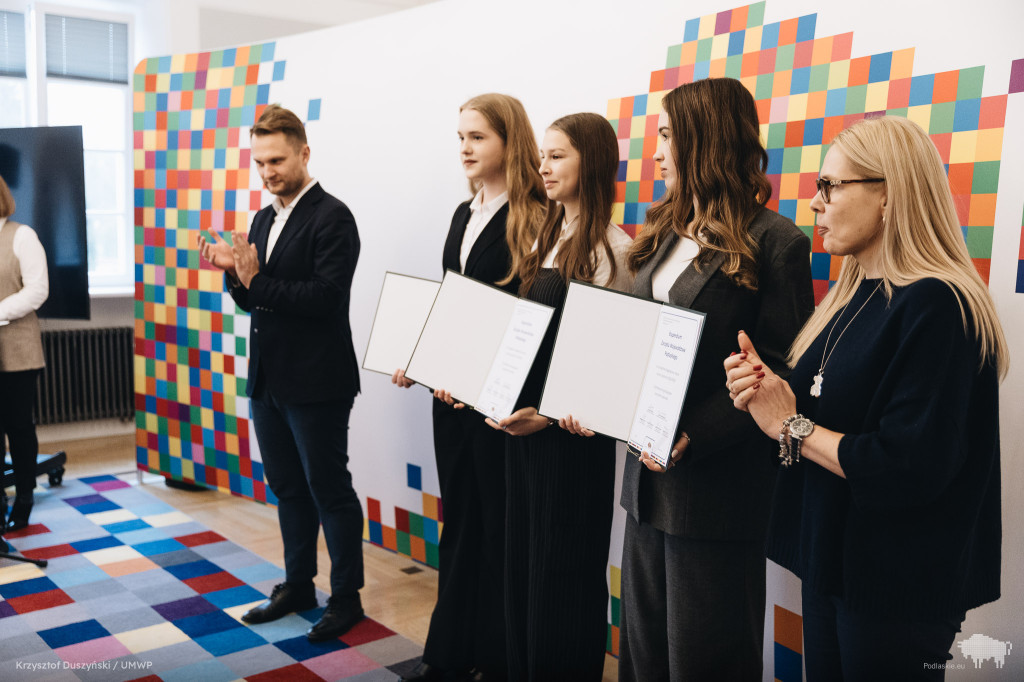 Zarząd województwa nagrodził najlepszych podlaskich uczniów