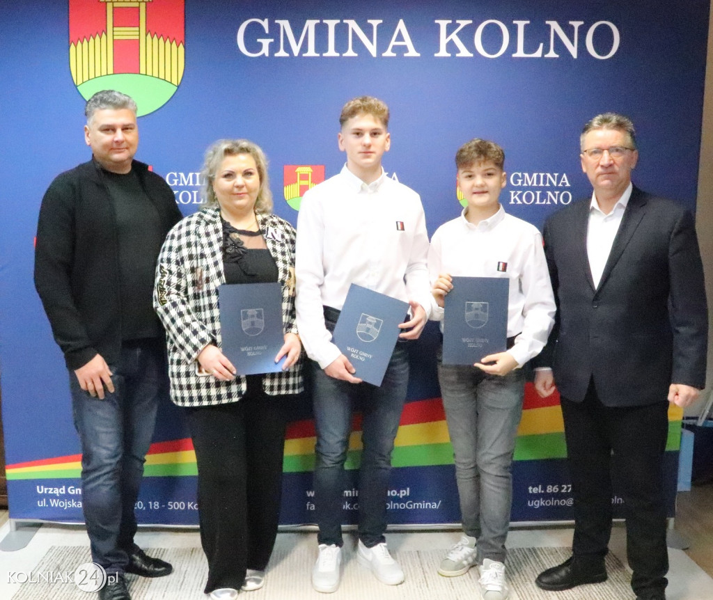 Gratulacje dla młodych tancerzy