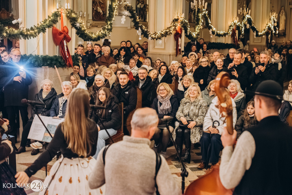 Kolędowanie z Kapelą na Obyrtkę