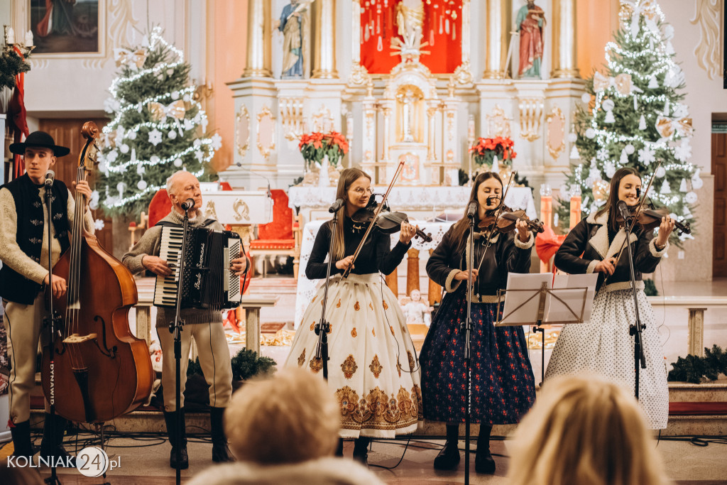 Kolędowanie z Kapelą na Obyrtkę