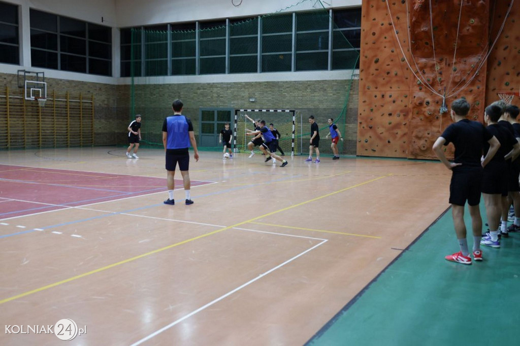 Halowa Liga Piłki Nożnej