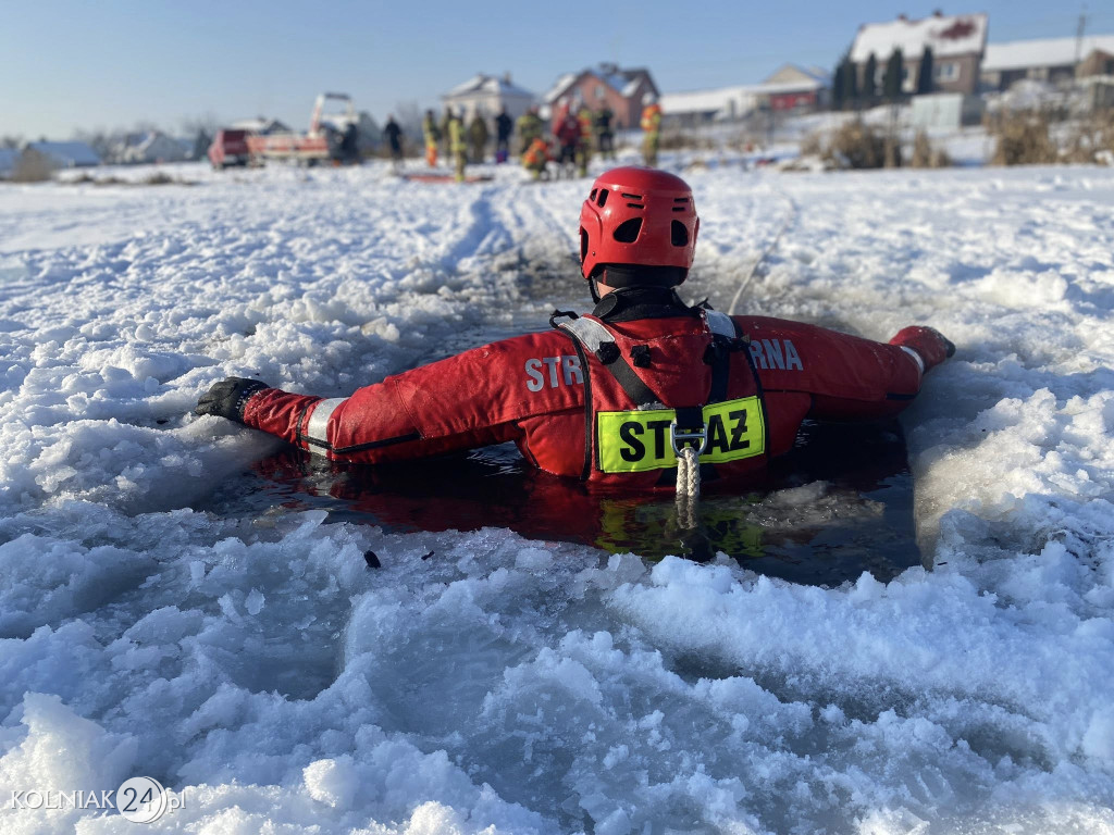 ĆWICZENIA Z RATOWNICWA LODOWEGO W CHLUDNIACH