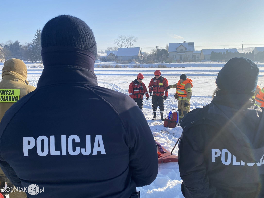 ĆWICZENIA Z RATOWNICWA LODOWEGO W CHLUDNIACH