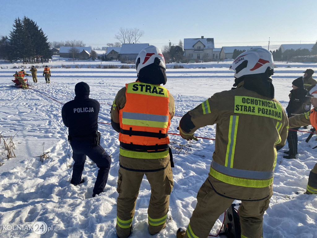 ĆWICZENIA Z RATOWNICWA LODOWEGO W CHLUDNIACH