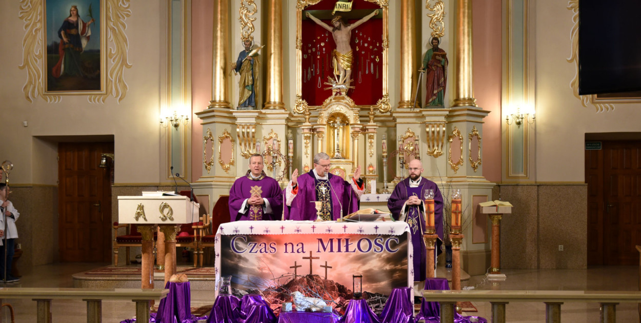 Hołd pod pomnikiem Niezłomnych w Kolnie