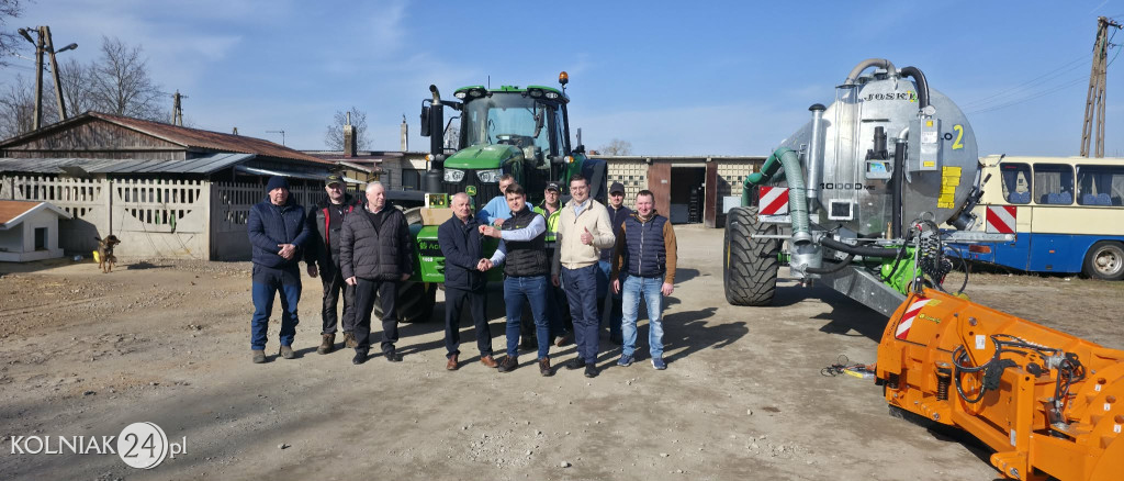 Zakup i dostawa ciągnika