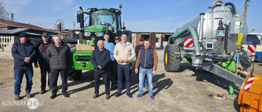 Zakup i dostawa ciągnika