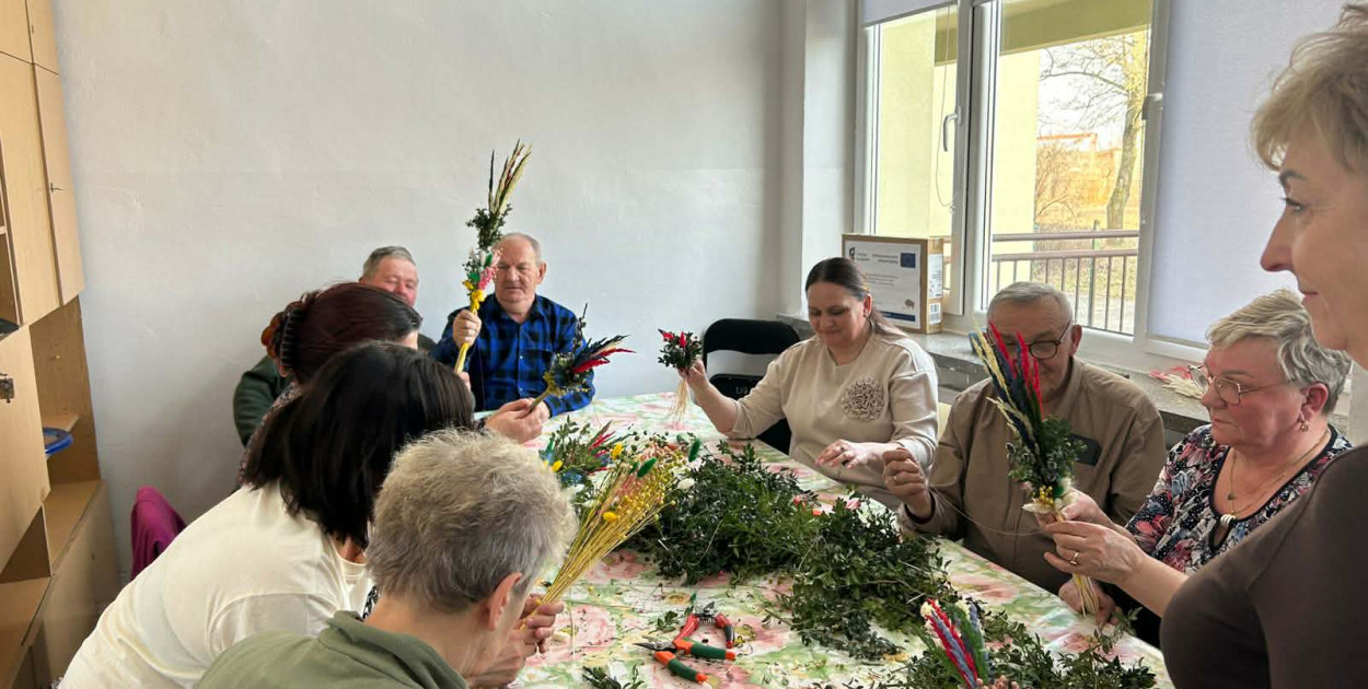 Tworzenie tradycyjnych palm wielkanocnych