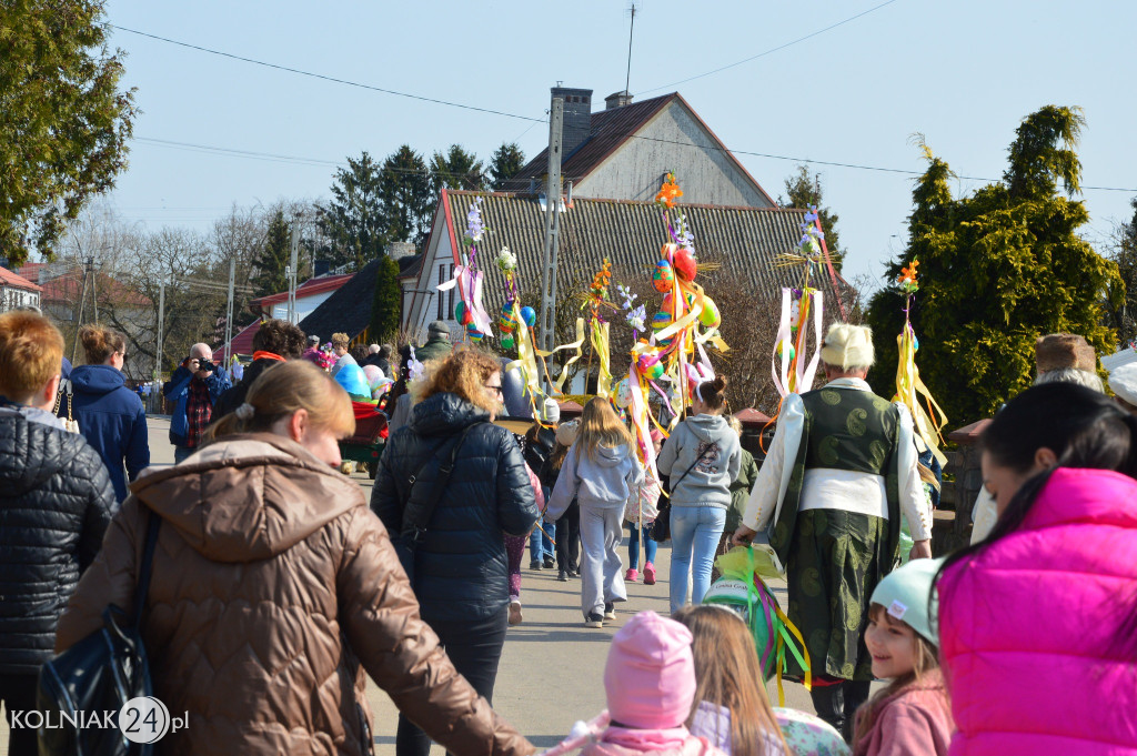 Pisankowy korowód w Grabowie