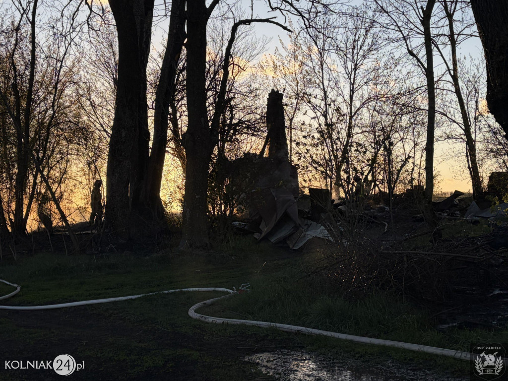 Pożar drewnianego domu